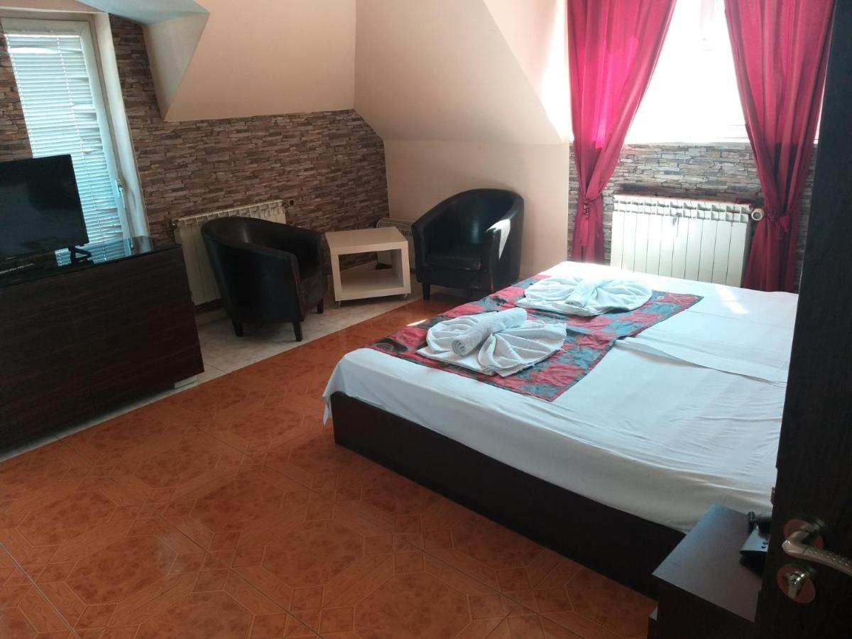 Bon Bon Hotel София Экстерьер фото