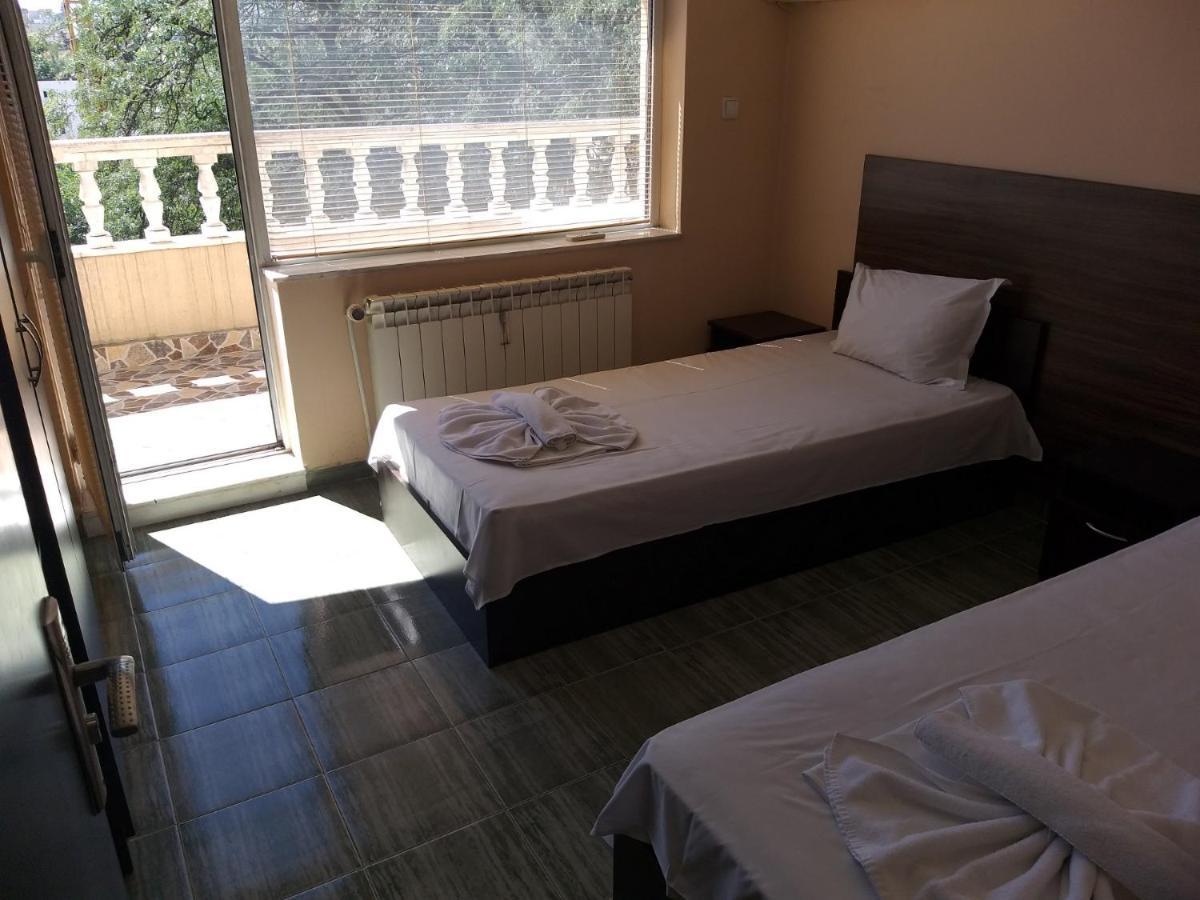 Bon Bon Hotel София Экстерьер фото