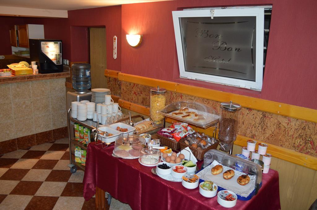 Bon Bon Hotel София Экстерьер фото